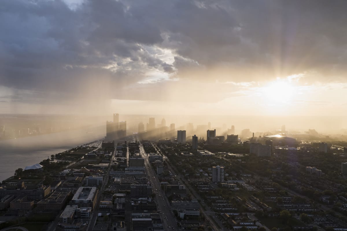 Wildfire smoke chokes Detroit's air // Michigan goes hands free