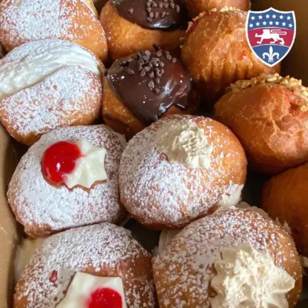 Featured image for the Pączki Day podcast.